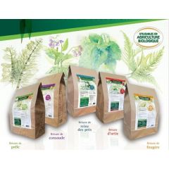 Brisures de consoudes riche en bore et potasse qui optimisent la floraison des plantes et la formation des tissus. 